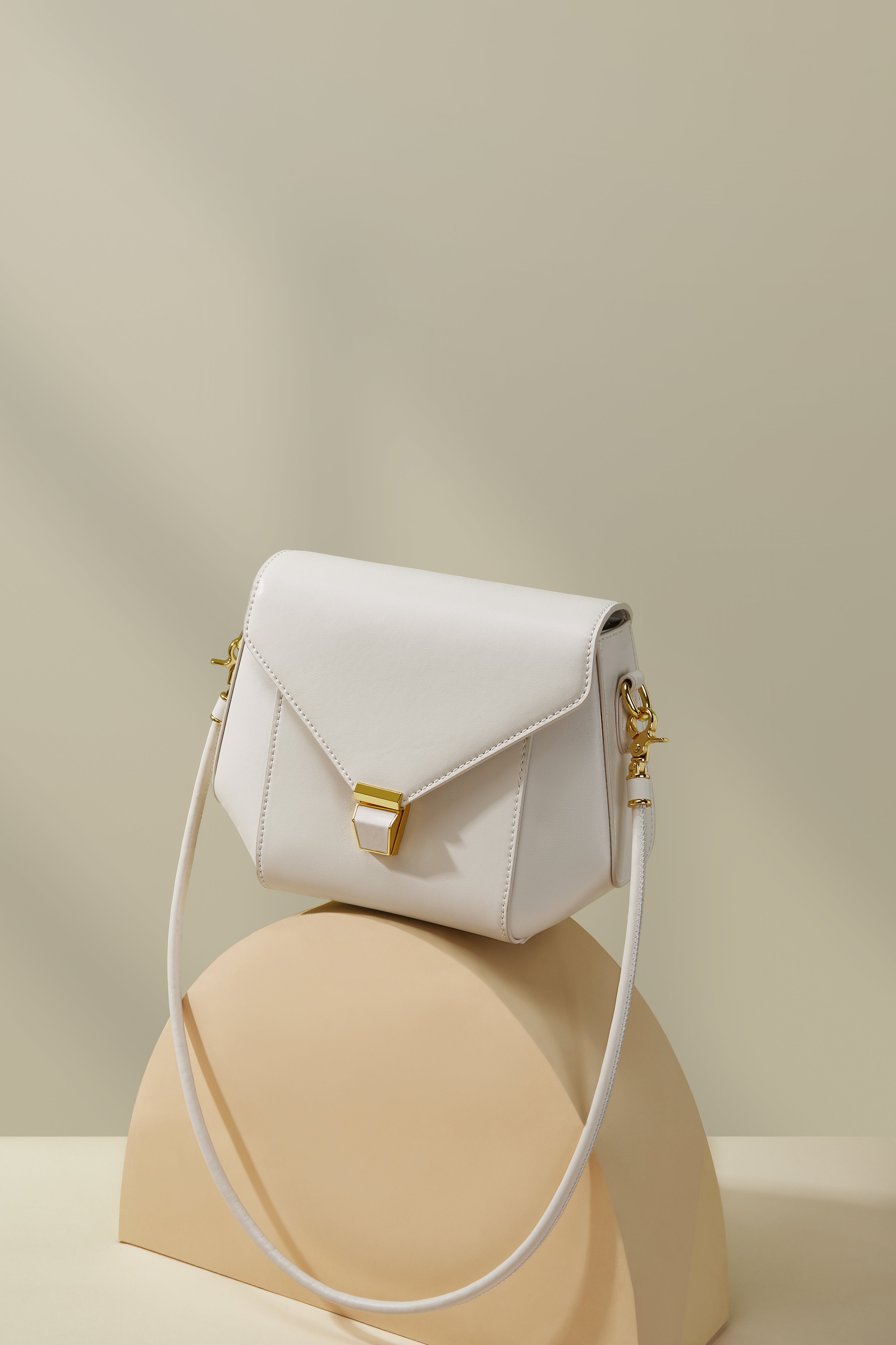 Lavish Giftz White Sophisticated Shoulder Bag with Dual Style Straps