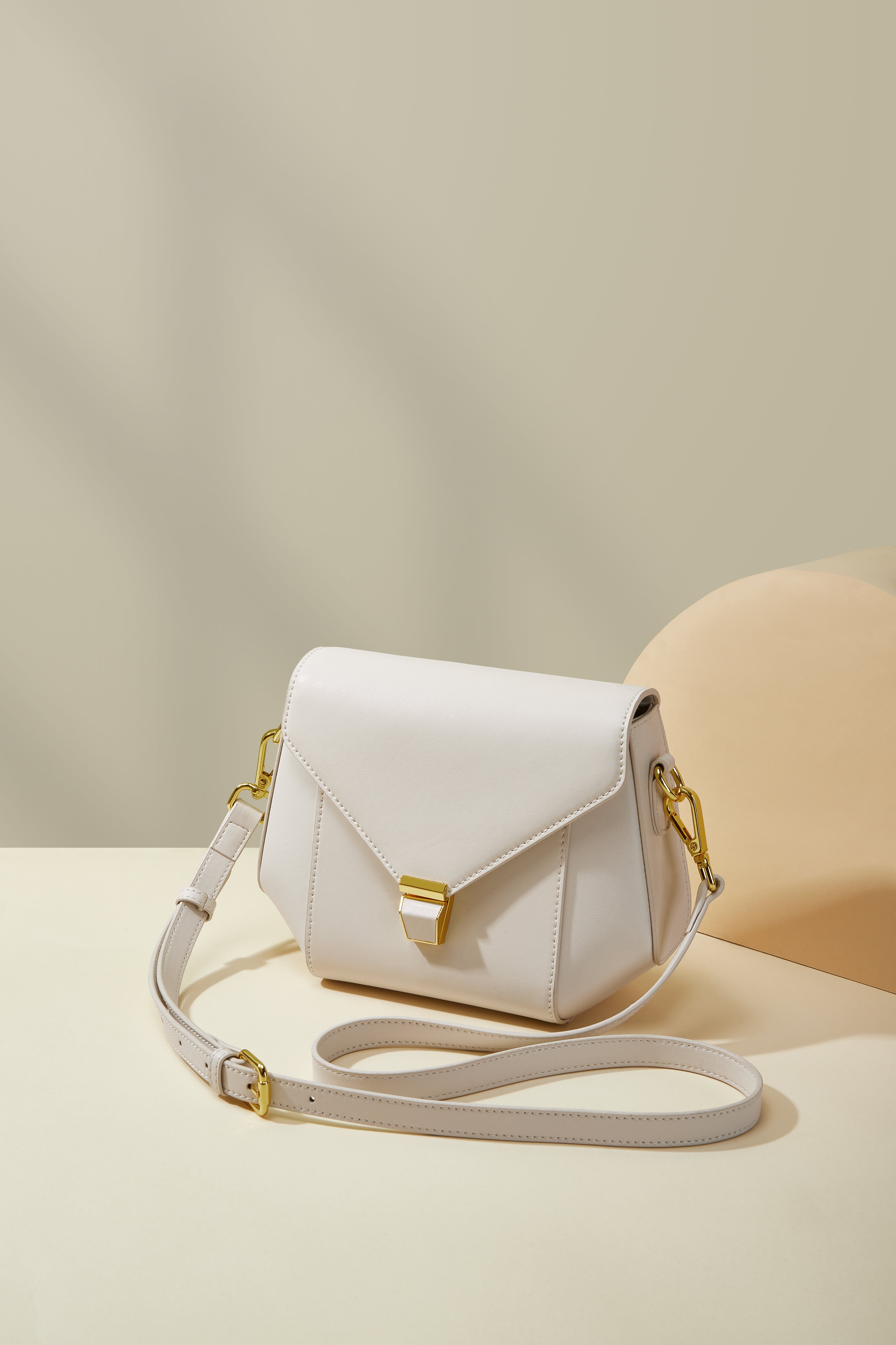 Lavish Giftz White Sophisticated Shoulder Bag with Dual Style Straps